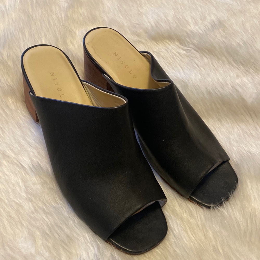 Nisolo Black Leather Open-Toe Block Heel Sandals